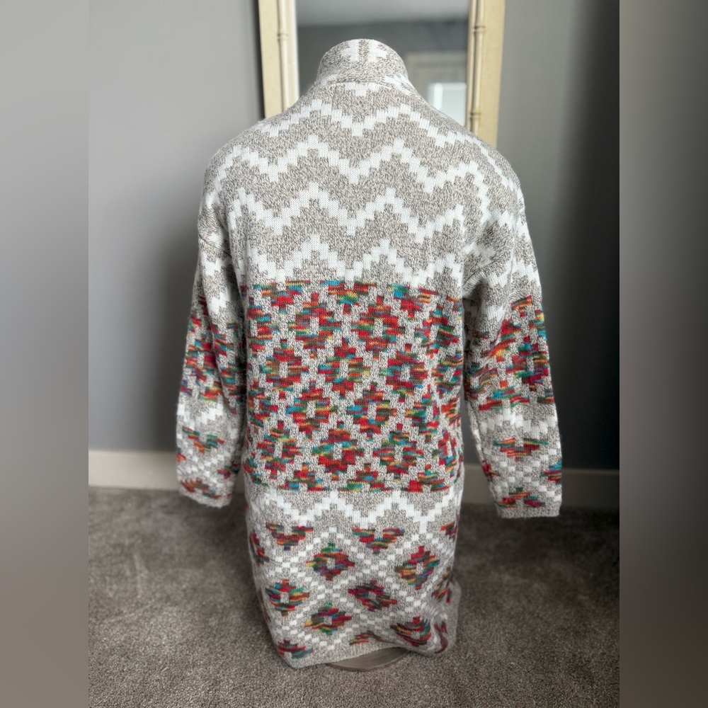 Dreamers by Debut Acrylic Blend Aztec Cardigan Size small EUC PTP 18 - Picture 2 of 11